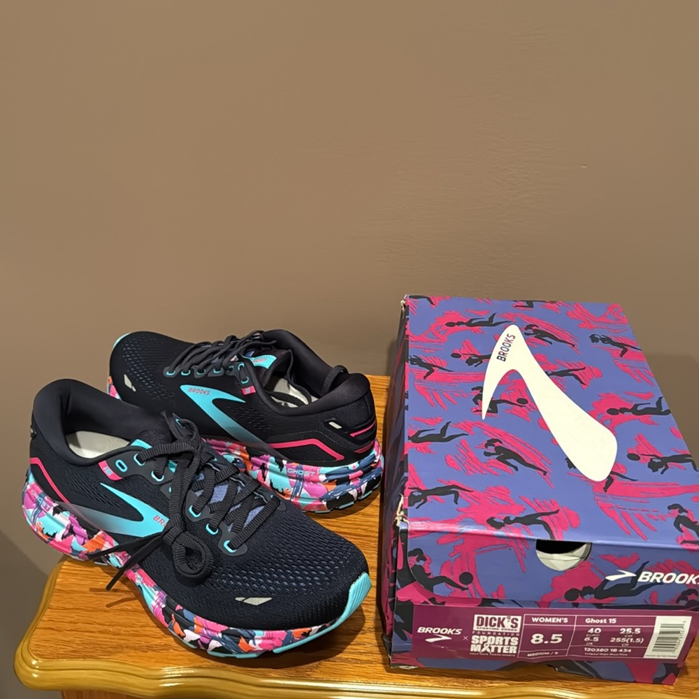 NEW Brooks Ghost 15 Women’s 8.5 B / Medium Empower Her Running Shoes Blue Pink